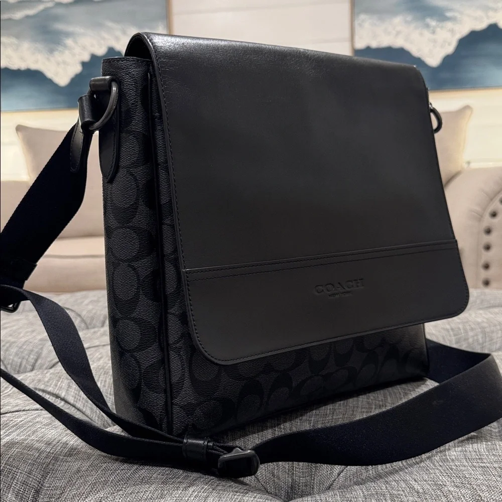 Coach Bag Signature Messenger Flap Crossbody - Picture 3 of 17